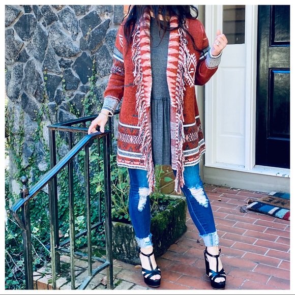 Gorgeous soft knit Aztec Gypsy print fringe jacket - Picture 11 of 11